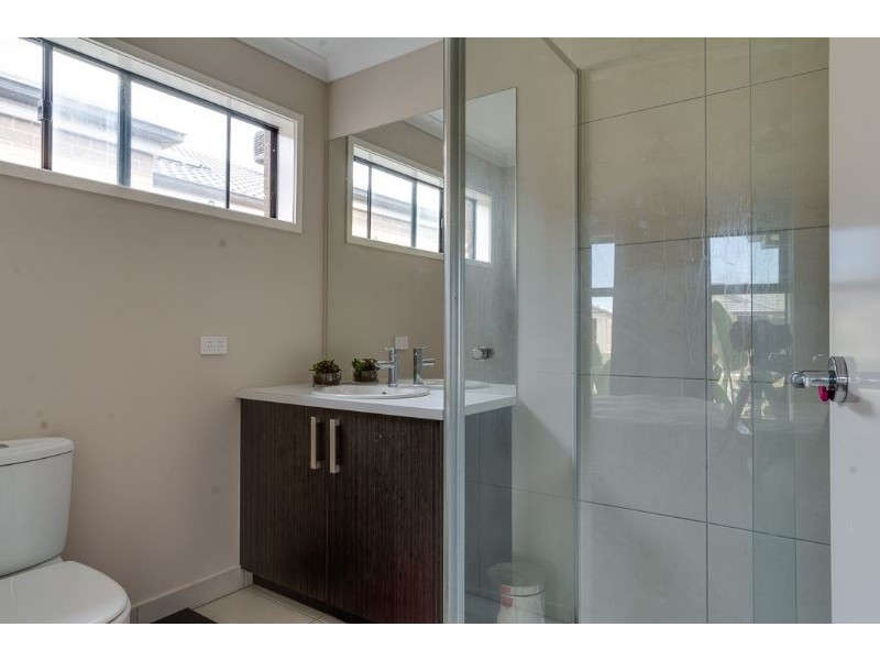 8 Yoorok Drive, Lara VIC 3212