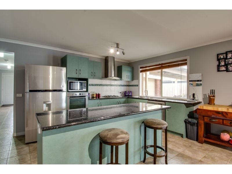 8 Genista Court, Corio VIC 3214