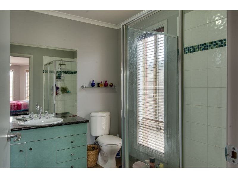 8 Genista Court, Corio VIC 3214