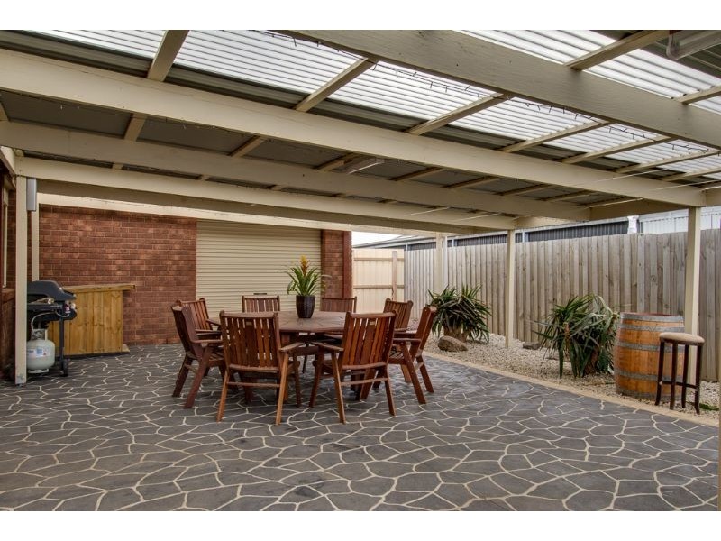 8 Genista Court, Corio VIC 3214
