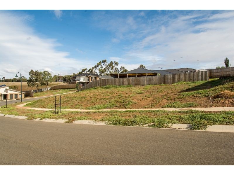 17 Willowbrae Way, Bannockburn VIC 3331