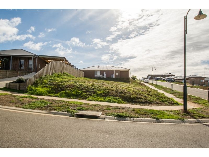 17 Willowbrae Way, Bannockburn VIC 3331