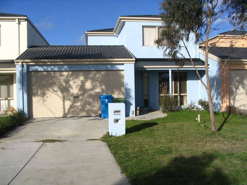 8 Wattlebird Court, Narre Warren VIC 3805