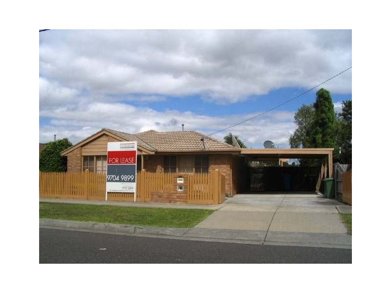 130 Warana Drive, Hampton Park VIC 3976