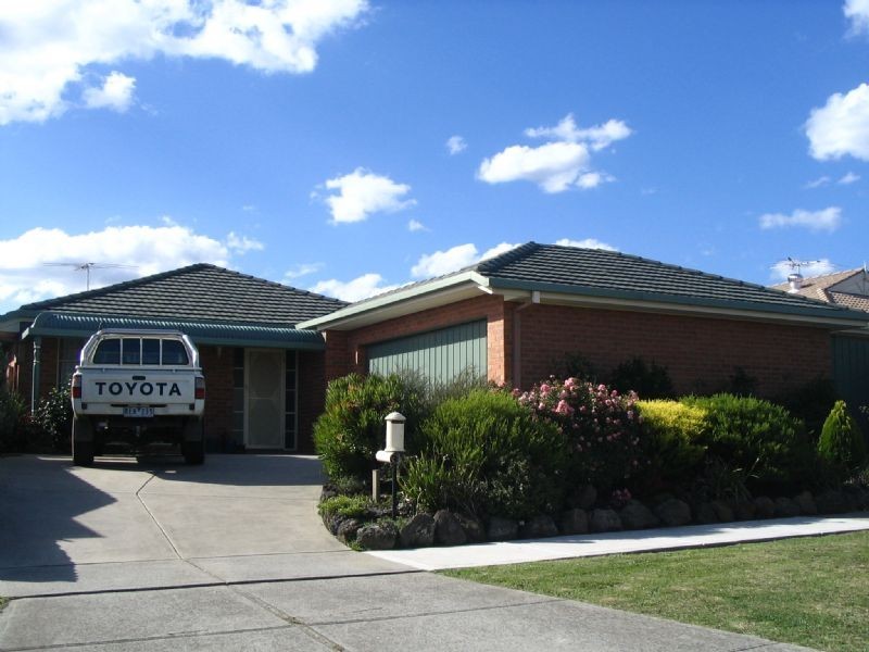18 Browtop Road, Narre Warren VIC 3805