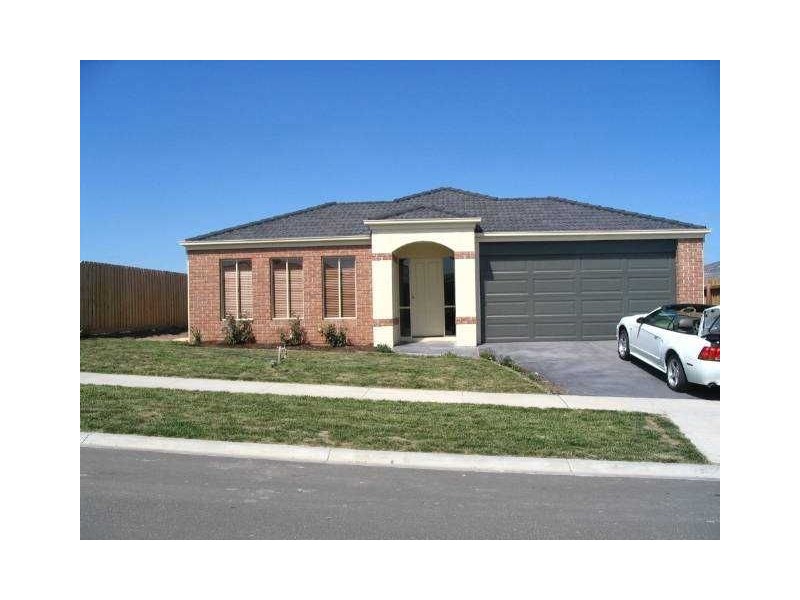 12 Palais Close, Narre Warren VIC 3805