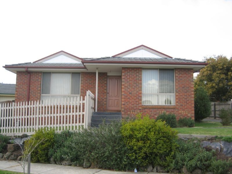 1/56 Amber Crescent, Narre Warren VIC 3805