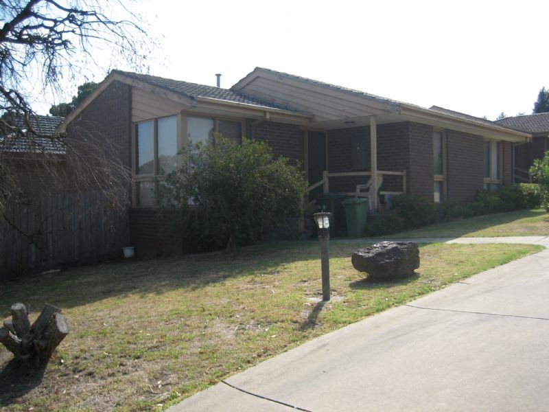 1/2 Adam Avenue, Hallam VIC 3803