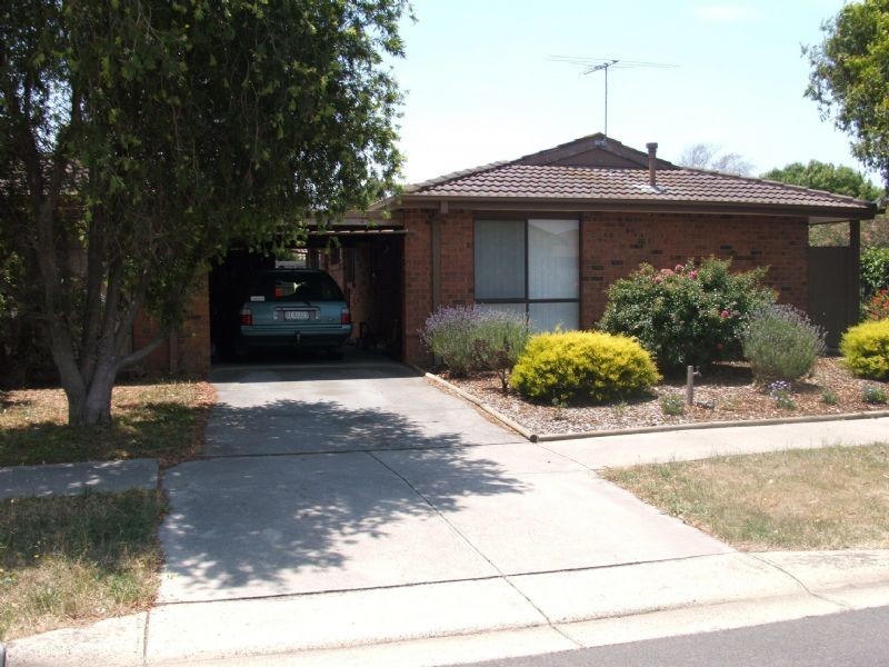 2/120 Fleetwood Drive, Narre Warren VIC 3805