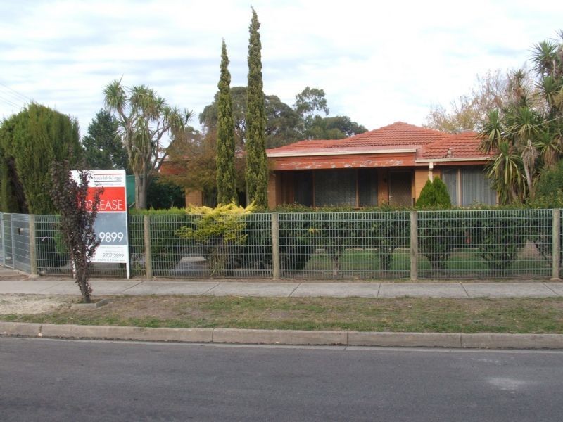 29 Meadow Wood Walk, Narre Warren VIC 3805