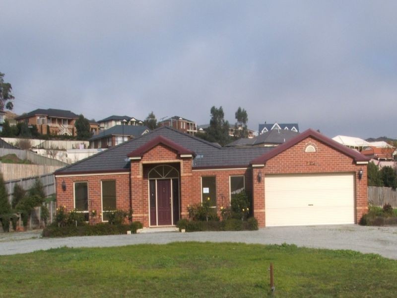 97 Crawley Road, Narre Warren North VIC 3804