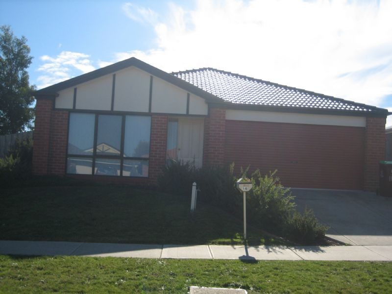 16 Fieldhouse Lane, Berwick VIC 3806