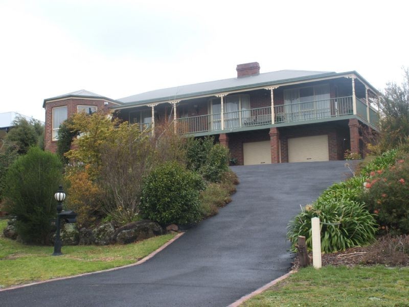 28 John Joseph Court, Narre Warren North VIC 3804