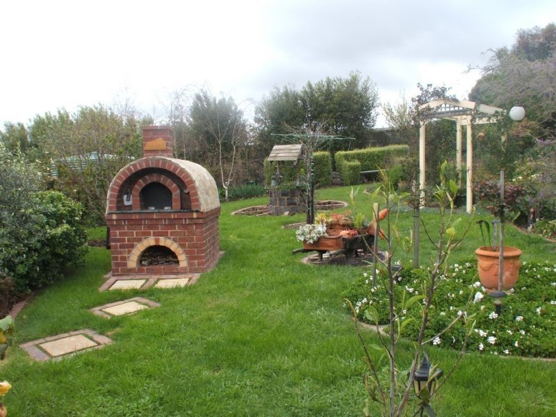 28 John Joseph Court, Narre Warren North VIC 3804