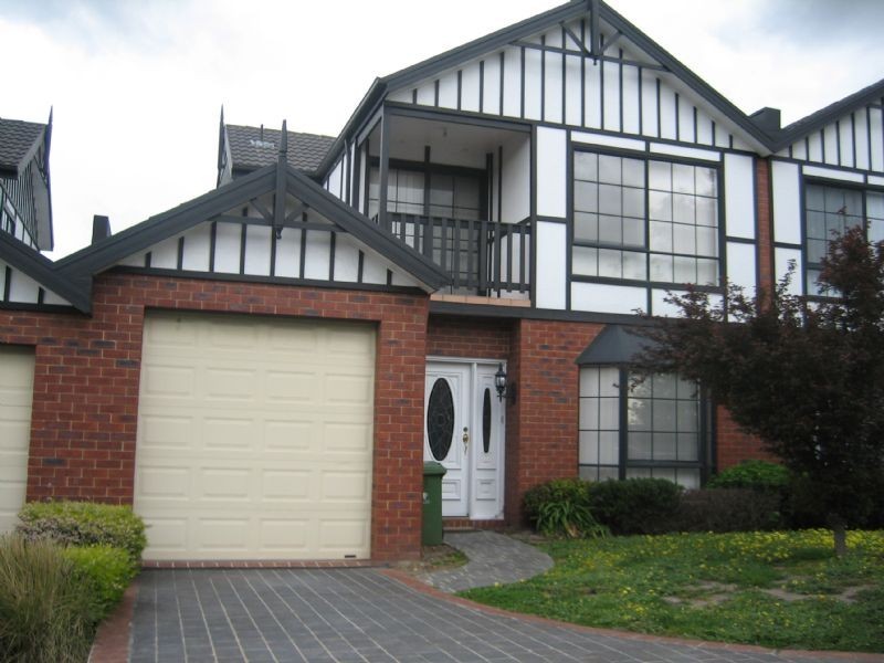 8/40-44 Warrawong Drive, Berwick VIC 3806