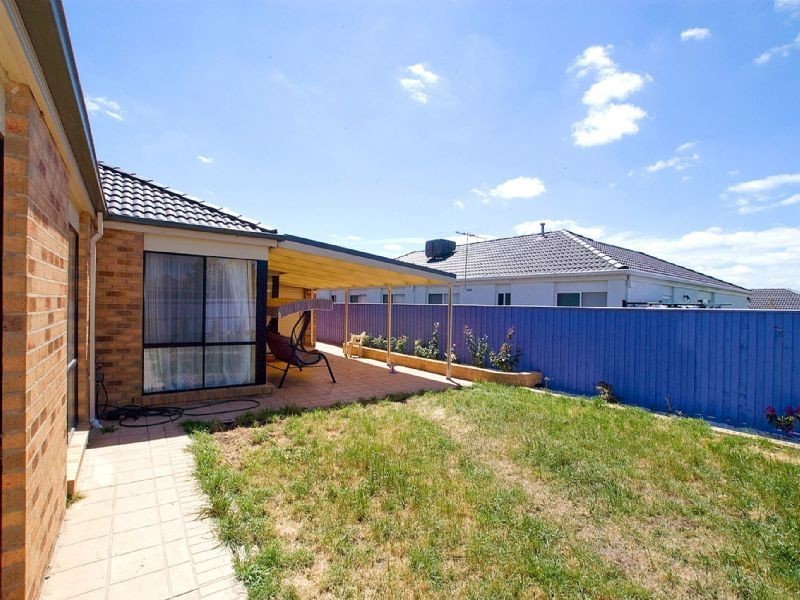 8 HADLEY CIRCUIT, Narre Warren South VIC 3805