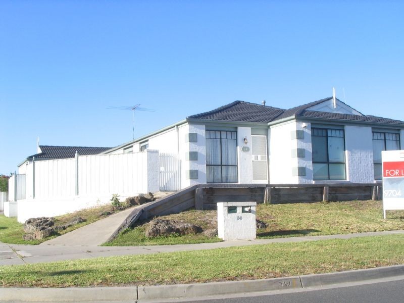 14 Hamilton Drive, Cranbourne VIC 3977