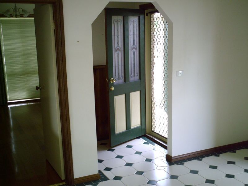 8  ROSSETTI COURT , Pakenham VIC 3810