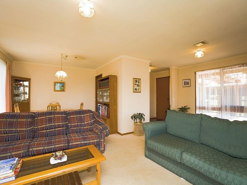 59 Collins Crescent, Berwick VIC 3806