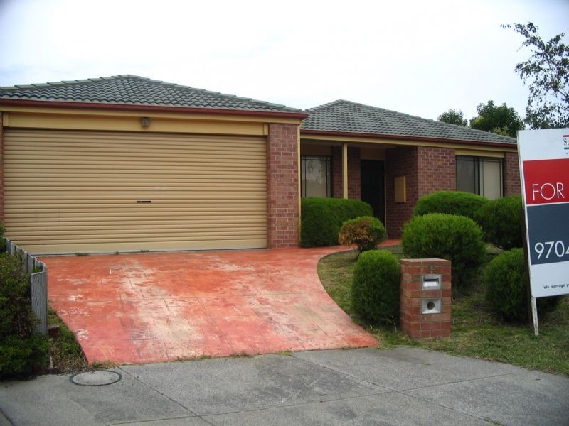 14 Dryden Court, Berwick VIC 3806