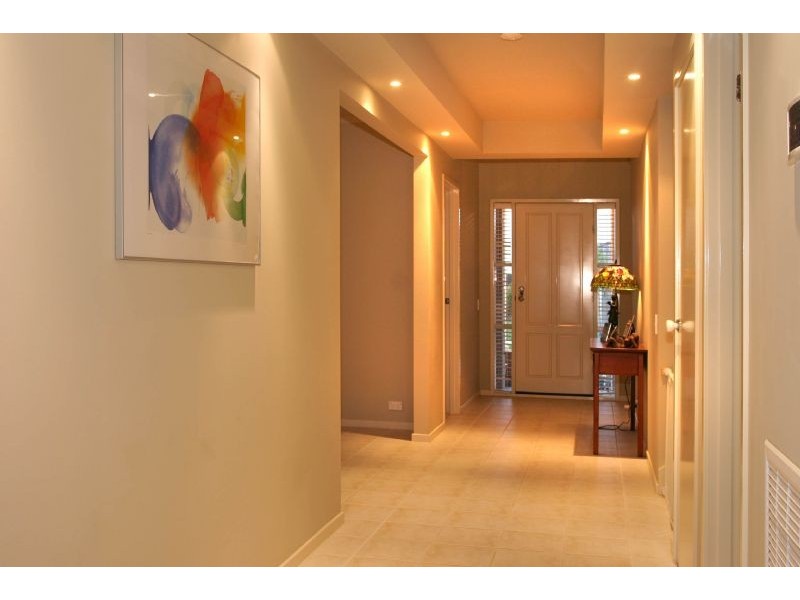 2 Pevensey Drive, Narre Warren VIC 3805