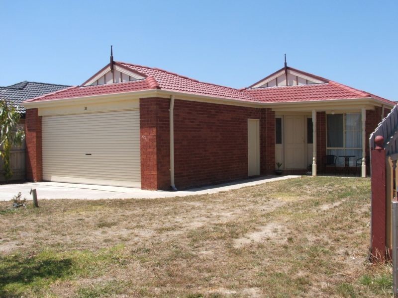 33 ELIDA CRESCENT , Narre Warren VIC 3805