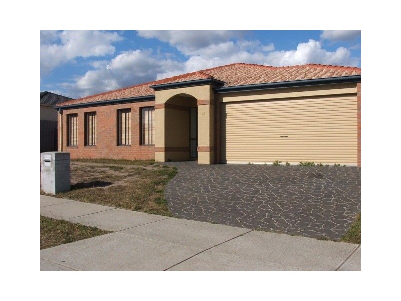 61 LANGBOURNE DRIVE , Narre Warren VIC 3805
