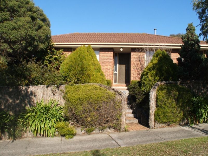 12 WOODLANDS CRESCENT, Narre Warren VIC 3805