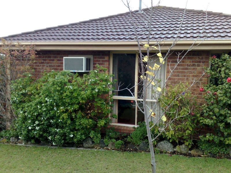 12 WOODLANDS CRESCENT, Narre Warren VIC 3805