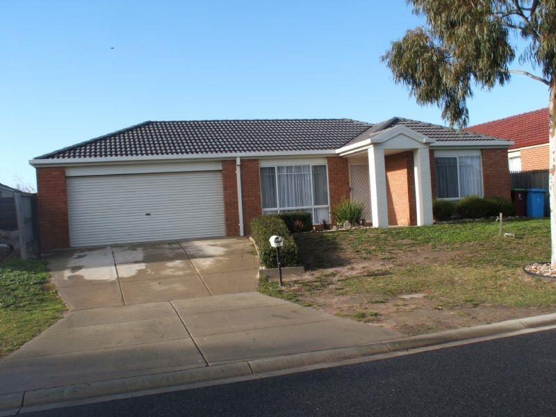 18 Hallmark Drive, Narre Warren South VIC 3805