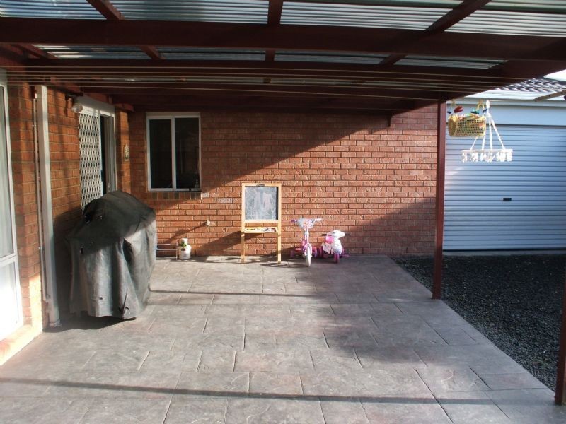 18 Hallmark Drive, Narre Warren South VIC 3805