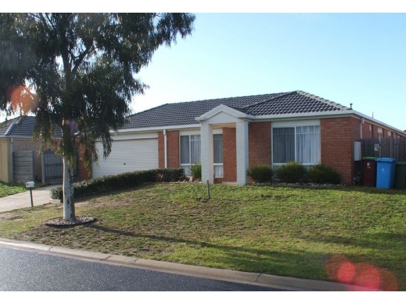 18 Hallmark Drive, Narre Warren South VIC 3805