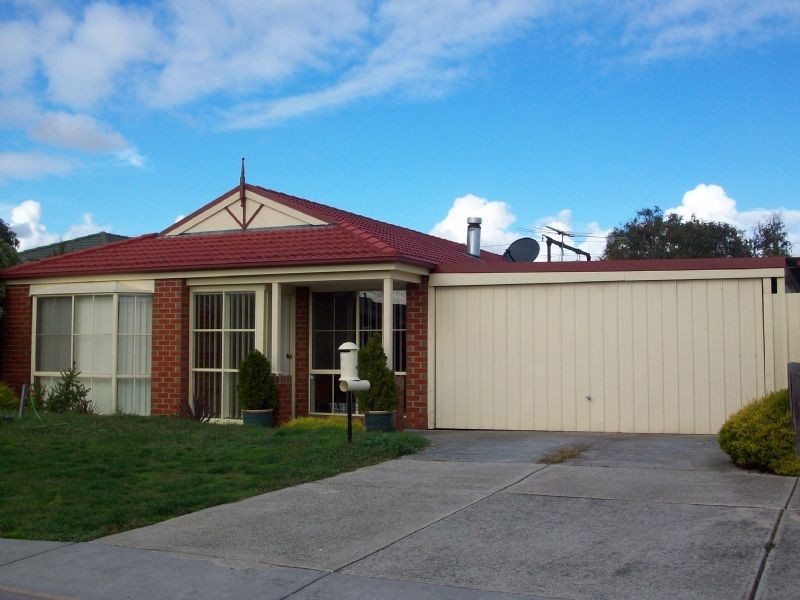 4 Beech Place, Hallam VIC 3803