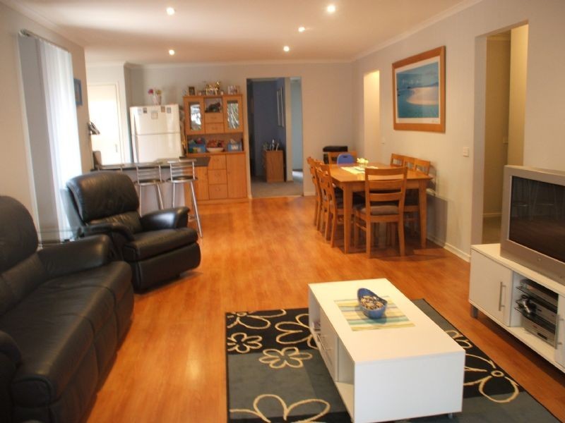 21 Saffron Drive, Hallam VIC 3803