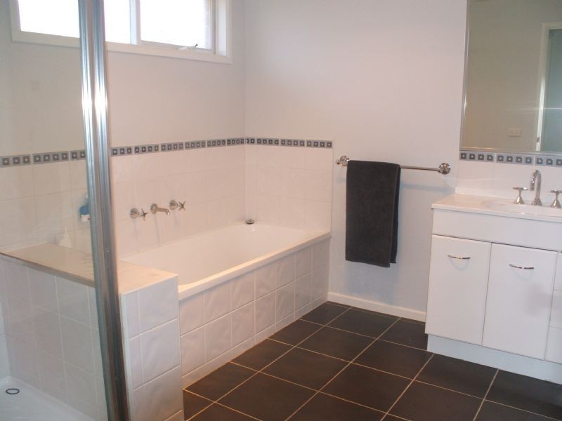 21 Saffron Drive, Hallam VIC 3803