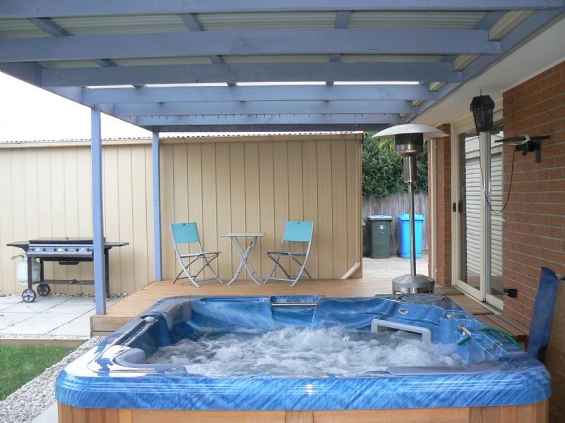 21 Saffron Drive, Hallam VIC 3803