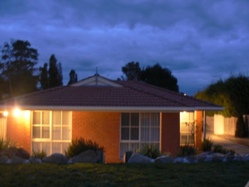 21 Saffron Drive, Hallam VIC 3803