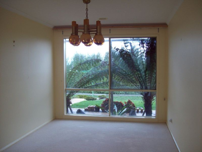 6-8 St Helens Cres, Narre Warren North VIC 3804