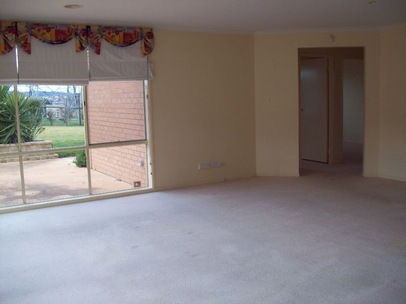 6-8 St Helens Cres, Narre Warren North VIC 3804