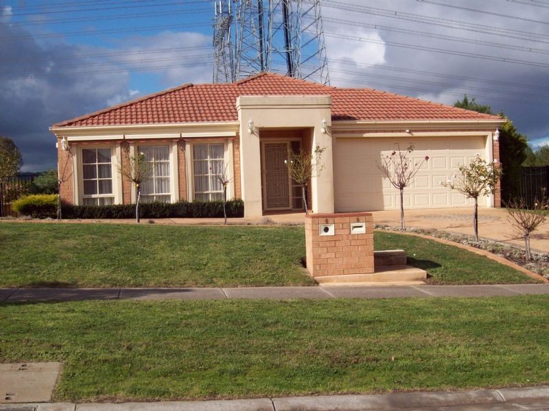 6-8 St Helens Cres, Narre Warren North VIC 3804