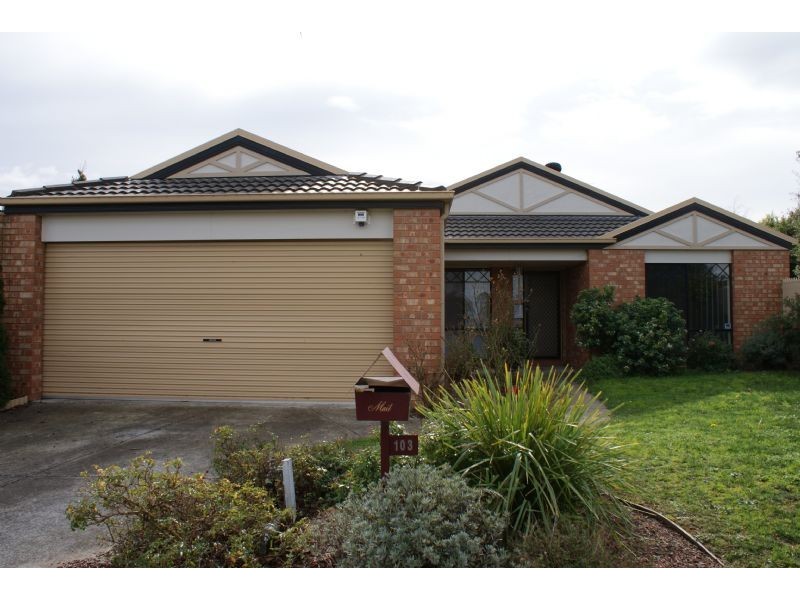 103 Amber Crescent, Narre Warren VIC 3805