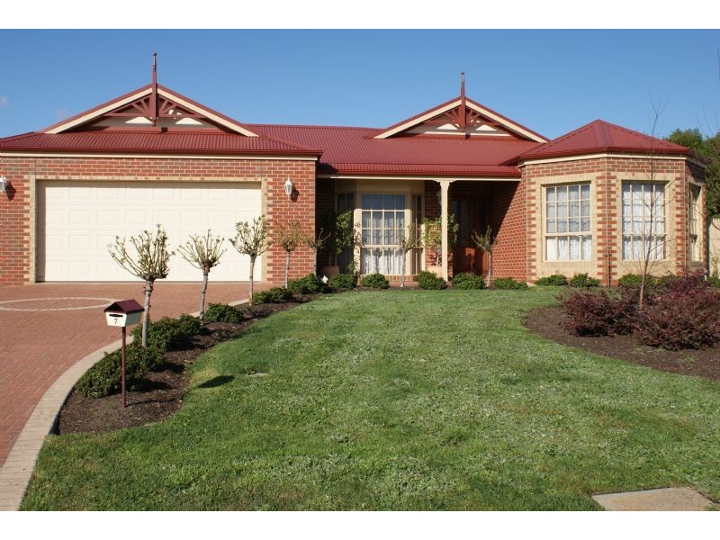 7 Bon Court, Narre Warren North VIC 3804