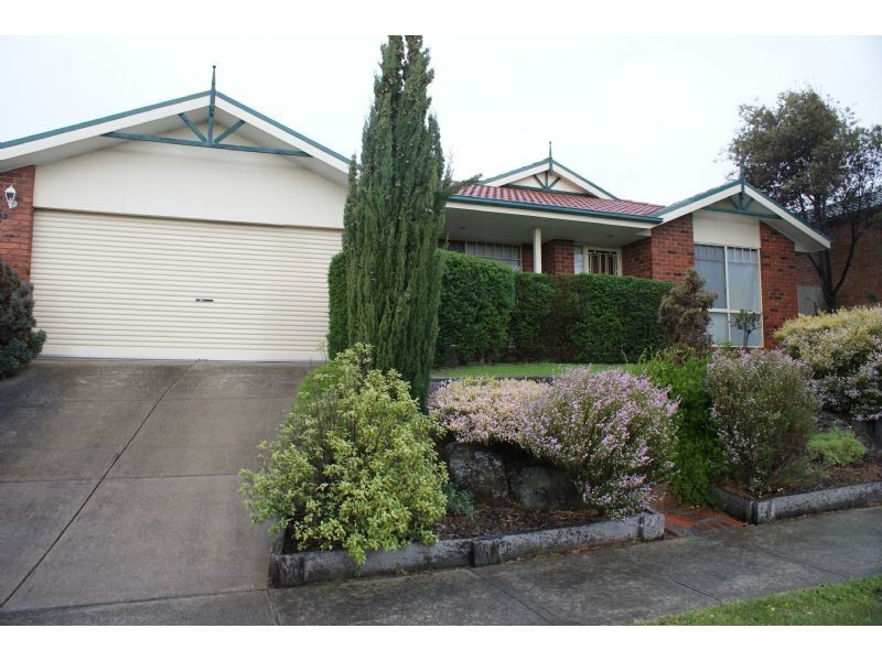 2 Christina Street, Narre Warren VIC 3805