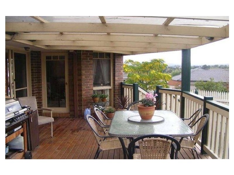 34 Oakleaf Place, Narre Warren VIC 3805