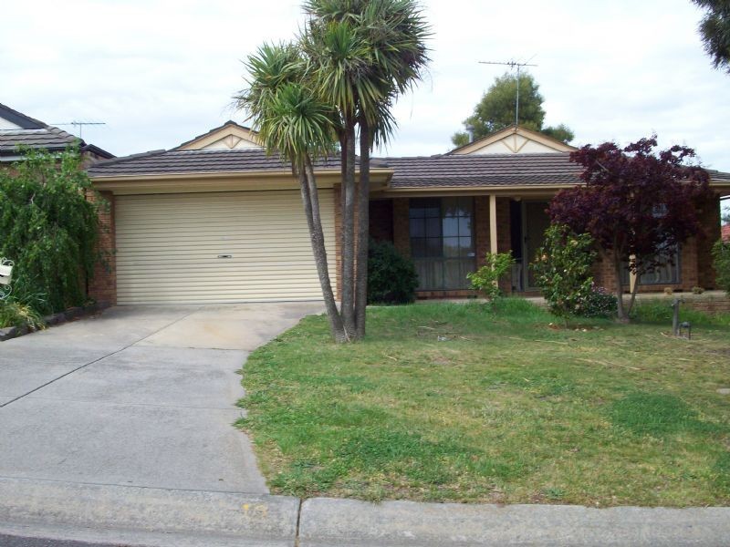 16 Gingham Place, Berwick VIC 3806
