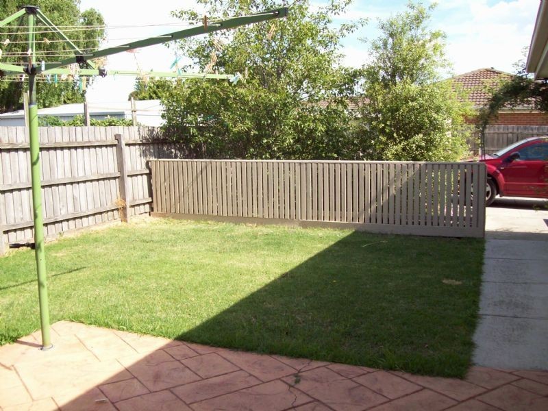 27 Ireland Avenue, Narre Warren VIC 3805