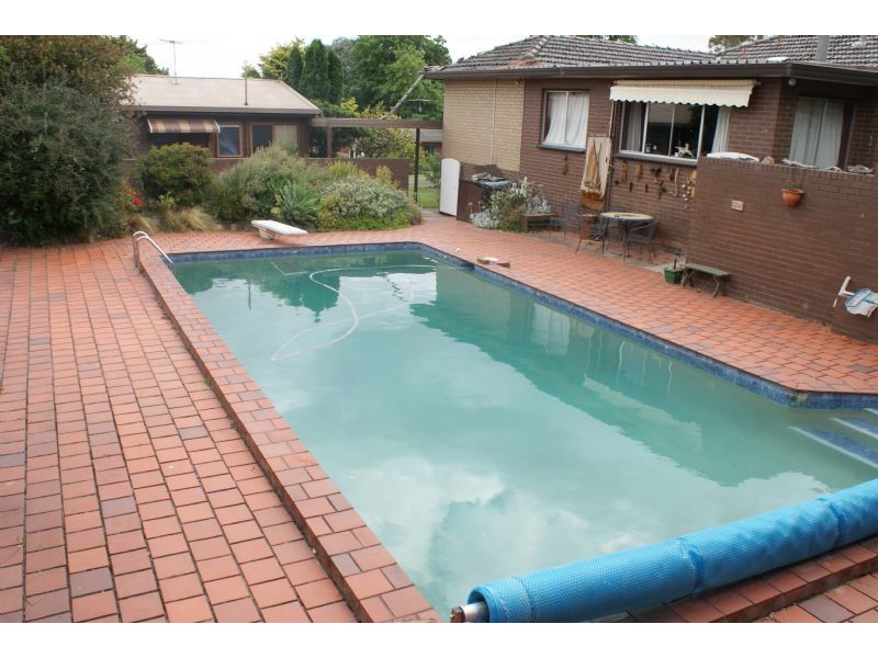 8 FOX ROAD, Narre Warren North VIC 3804
