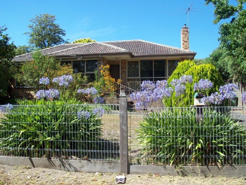 16 Peel Street, Berwick VIC 3806