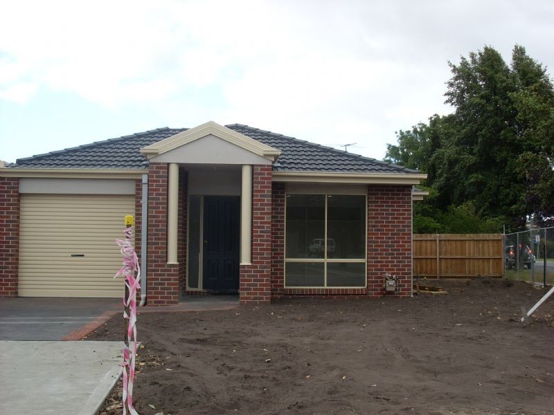 1/2 Willow Court, Narre Warren VIC 3805