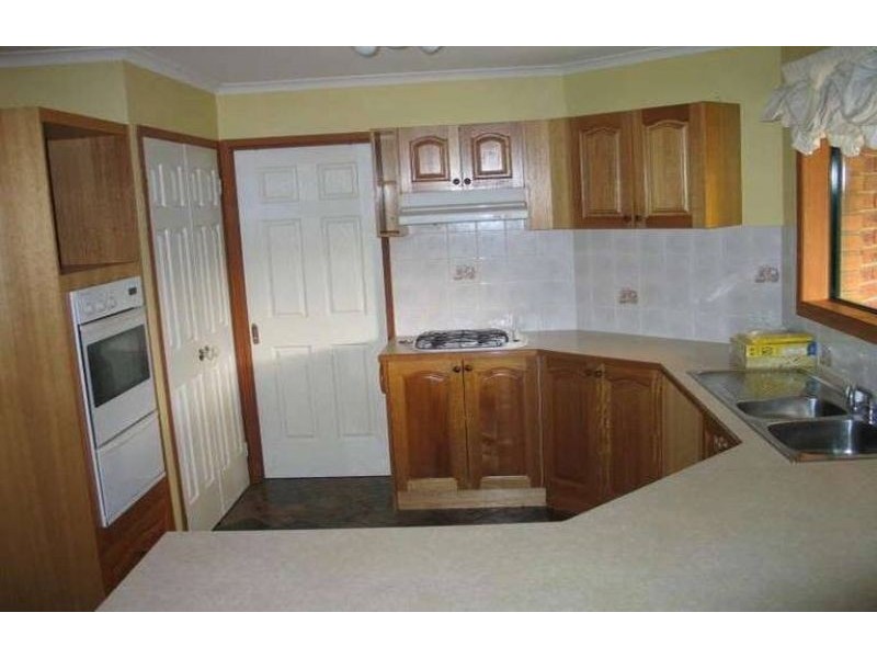 30 COBBLESTONE AVENUE, Narre Warren South VIC 3805